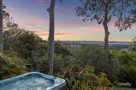 Property photo of 4 Blue Lagoon Close Bateau Bay NSW 2261