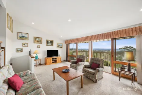 Property photo of 4 Blue Lagoon Close Bateau Bay NSW 2261