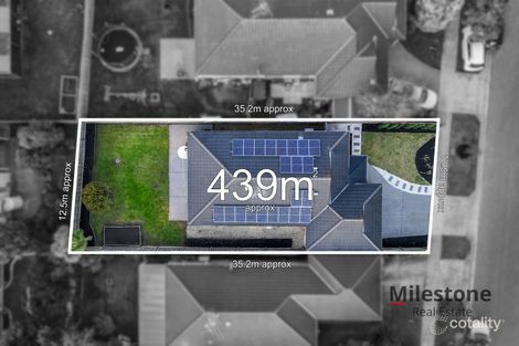 Property photo of 30 Wakenshaw Crescent Pakenham VIC 3810