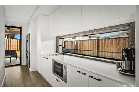 Property photo of 4 Faroe Place Box Hill NSW 2765