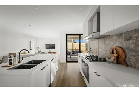 Property photo of 4 Faroe Place Box Hill NSW 2765