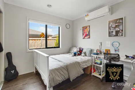 Property photo of 25 Graziers Crescent Clyde North VIC 3978