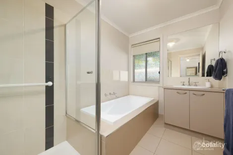 Property photo of 2 Olsen Place Baranduda VIC 3691