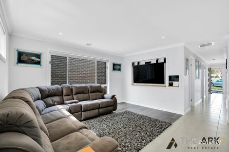 Property photo of 8 Roslyn Park Drive Harkness VIC 3337