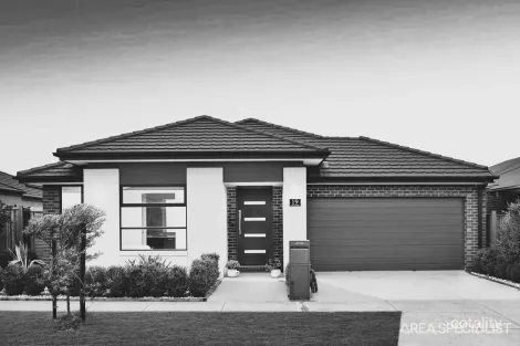 Property photo of 19 Apsley Way Thornhill Park VIC 3335