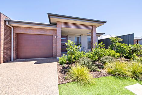 Property photo of 62 Fountain Circuit Dubbo NSW 2830