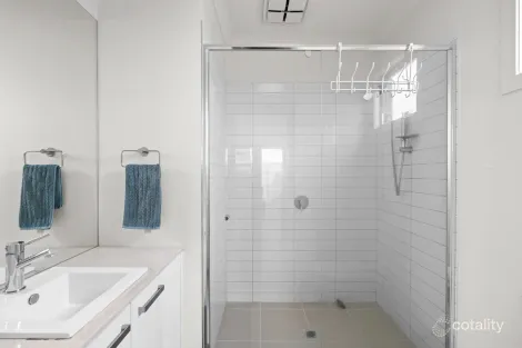 Property photo of 27 Regatta Drive Craigieburn VIC 3064