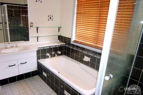 Property photo of 5 Kyooma Close Buff Point NSW 2262
