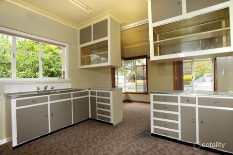 Property photo of 11 College Crescent Flora Hill VIC 3550
