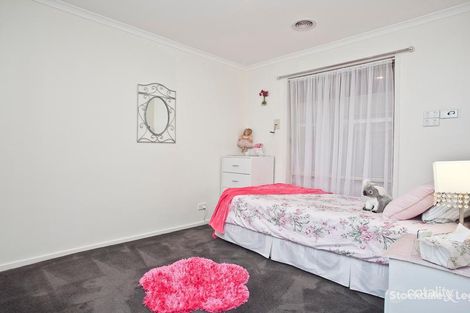 24 Lewis Ave, Burnside, VIC 3023