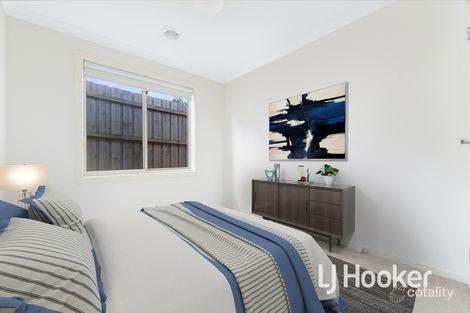 5 Springwater Dr, Drouin, VIC 3818