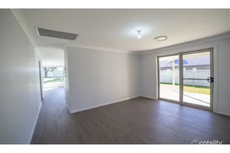 Property photo of 30 Apsley Crescent Dubbo NSW 2830