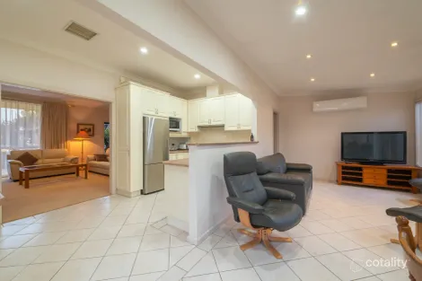 Property photo of 11 Downes Crescent Parkes NSW 2870