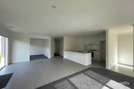 Property photo of 4 Sybella Avenue Koo Wee Rup VIC 3981