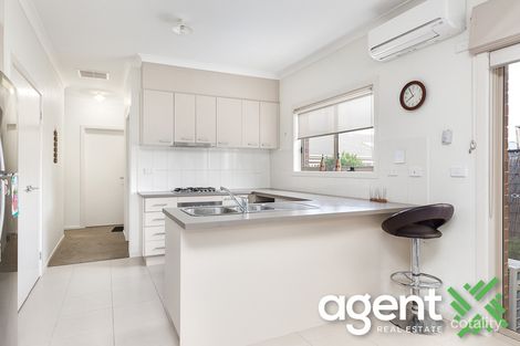 Property photo of 2/34 Sing Crescent Berwick VIC 3806