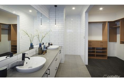 Property photo of 16 Roscommon Vista Huntingdale WA 6110