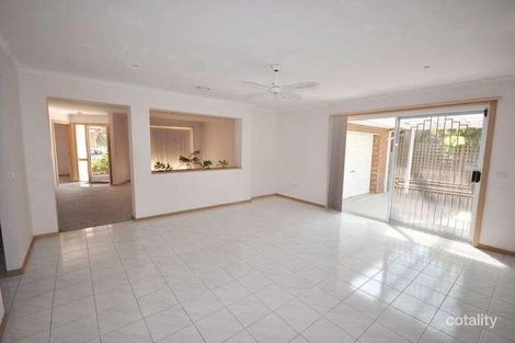 Property photo of 3 Kellett Way Roxburgh Park VIC 3064