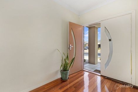 Property photo of 46 Eltham Parade Manor Lakes VIC 3024