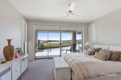 Property photo of 2241 Glengallon Way Hope Island QLD 4212