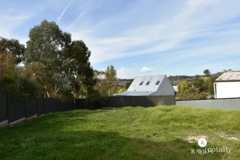 14A MALAKOFF RD, BEECHWORTH, VIC 3747