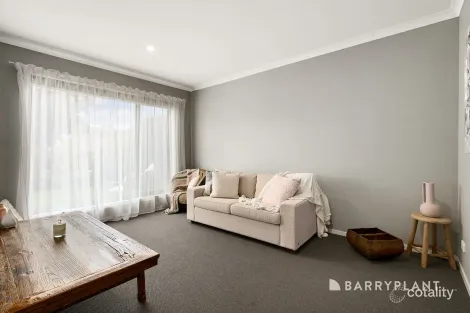 Property photo of 24 Leon Avenue Rosebud VIC 3939