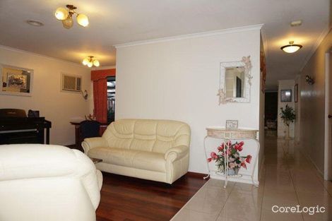Property photo of 33 John Hunter Drive Endeavour Hills VIC 3802