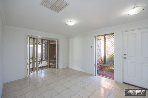 Property photo of 15 Frond Circuit Banksia Grove WA 6031