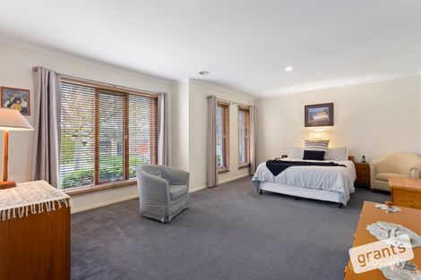 Property photo of 8 Embling Street Berwick VIC 3806