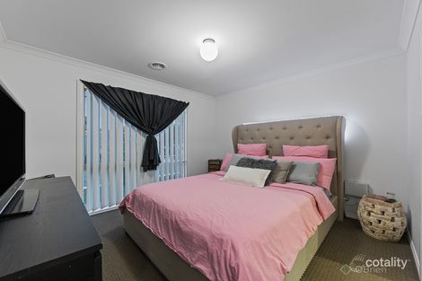 Property photo of 10 Newcastle Way Langwarrin VIC 3910