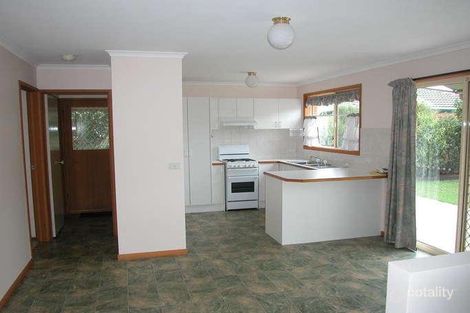 Property photo of 21 Comte Close Cranbourne West VIC 3977