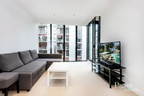 1802/677 La Trobe St, Docklands, VIC 3008