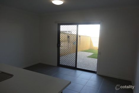 Property photo of 22 Napier Circuit Silkstone QLD 4304