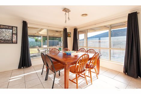 Property photo of 15 Mountain Way Lavington NSW 2641