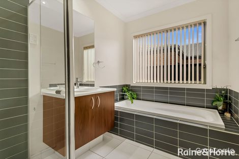 Property photo of 5 Falls Avenue Craigieburn VIC 3064