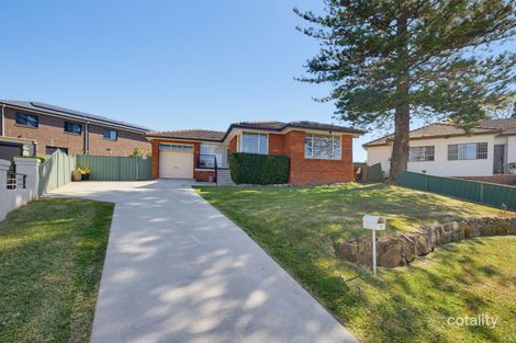 8 REGINALD PL, MERRYLANDS WEST, NSW 2160