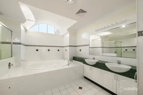 Property photo of 27/94-98 Prince Edward Parade Redcliffe QLD 4020