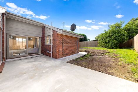 Property photo of 4 Manisa Place Cranbourne West VIC 3977