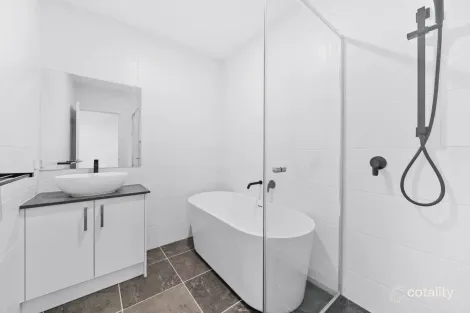 Property photo of 98 Snowdonia Crescent Yarrabilba QLD 4207