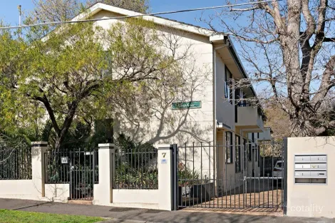 4/7 Coleridge St, Elwood, VIC 3184