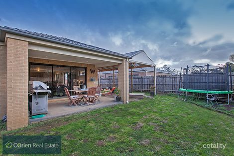 Property photo of 30 Jamescott Drive Drouin VIC 3818