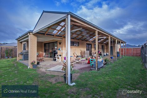 Property photo of 30 Jamescott Drive Drouin VIC 3818