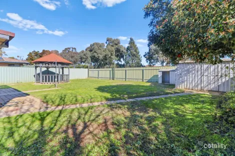 Property photo of 24 Pinaroo Drive Glenfield Park NSW 2650