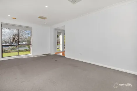 Property photo of 24 Pinaroo Drive Glenfield Park NSW 2650
