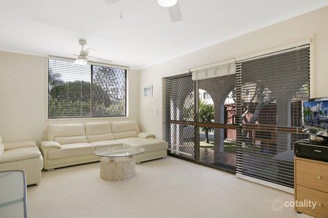 2/142 Surf Pde, Broadbeach, QLD 4218