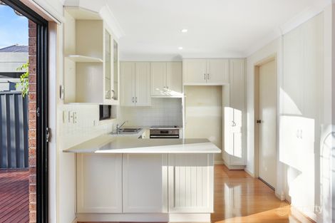 Property photo of 2/11 Yarra Vista Court Yarrawarrah NSW 2233