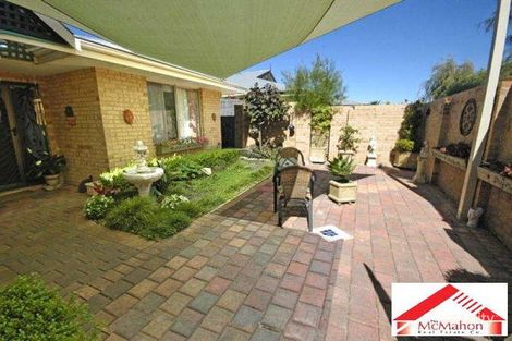 16 Paradise Cct, Halls Head, WA 6210