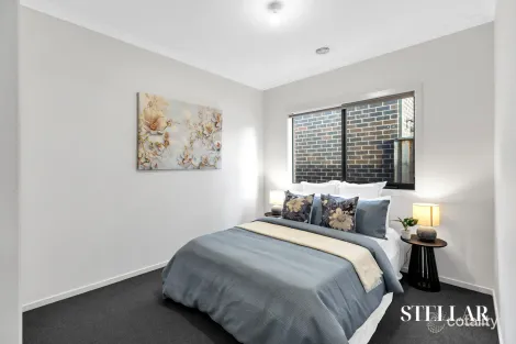 Property photo of 7 Meyer Crescent Clyde North VIC 3978