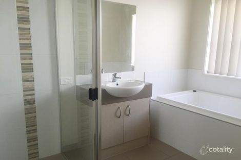 Property photo of 21 McLachlan Circuit Willow Vale QLD 4209