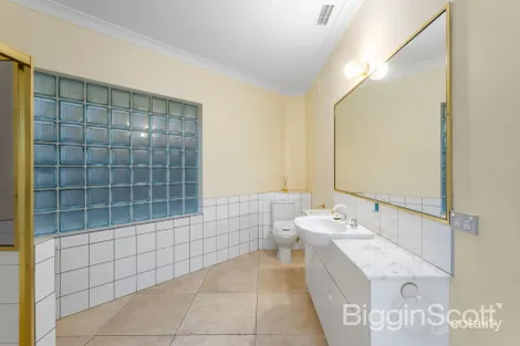 Property photo of 1 Dalkeith Court Doncaster East VIC 3109