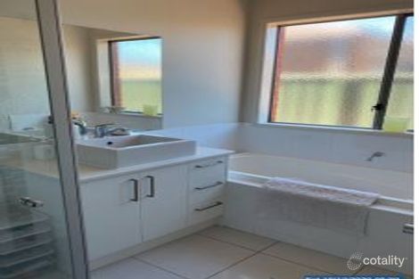 Property photo of 3 Creekview Place Ascot VIC 3551